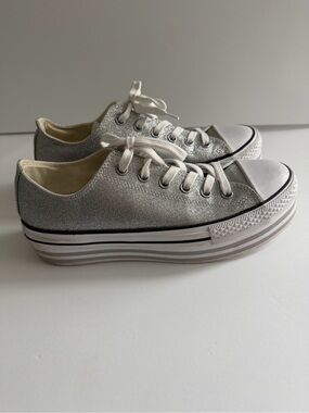 Converse Chuck Taylor All Star Lift Low Top platform sneakers Silver Glitter
